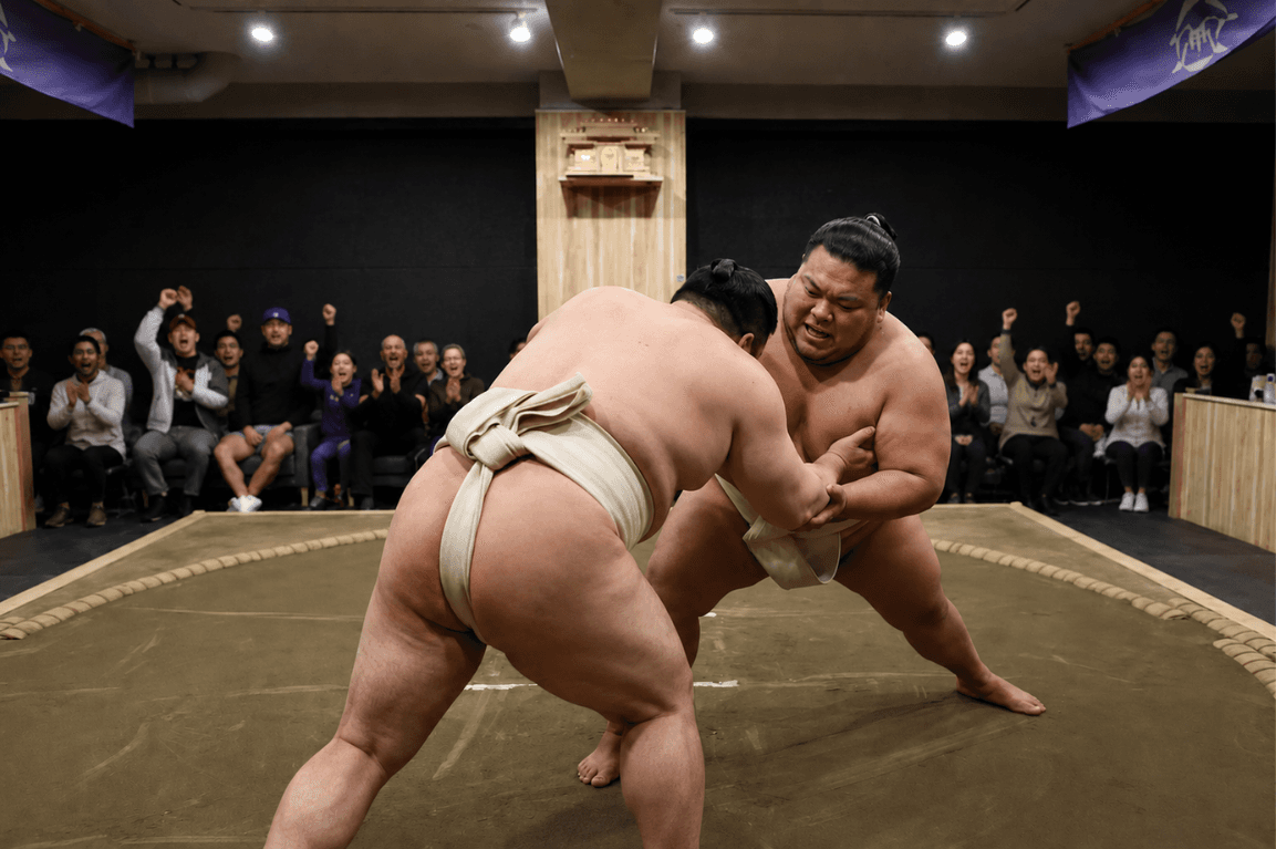 Shibuya Sumo Show with Drink and Photo (English MC)