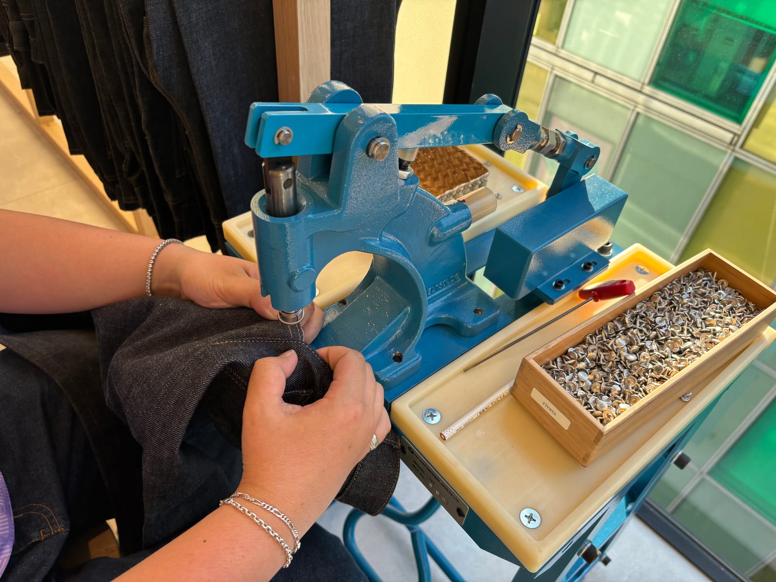 Selecting buttons, rivets, and hardware